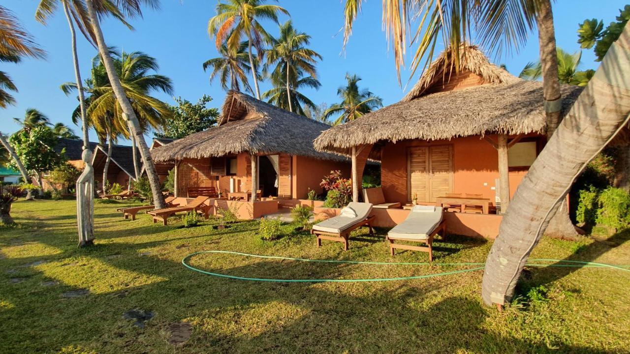 Le Transat Bed & Breakfast Ambatoloaka  Exterior photo